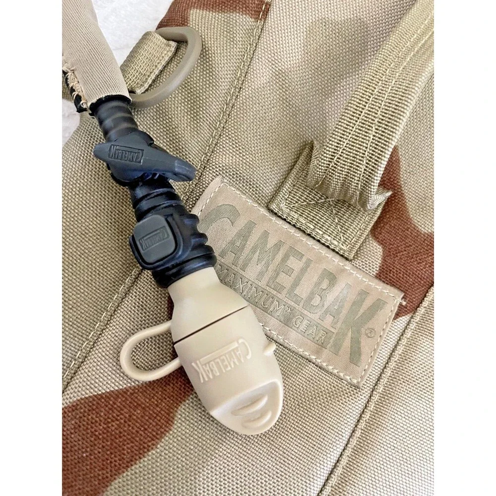 CAMELNAK 3Litters(100oz) of water Hiking Desert Camouflage Pattern USA